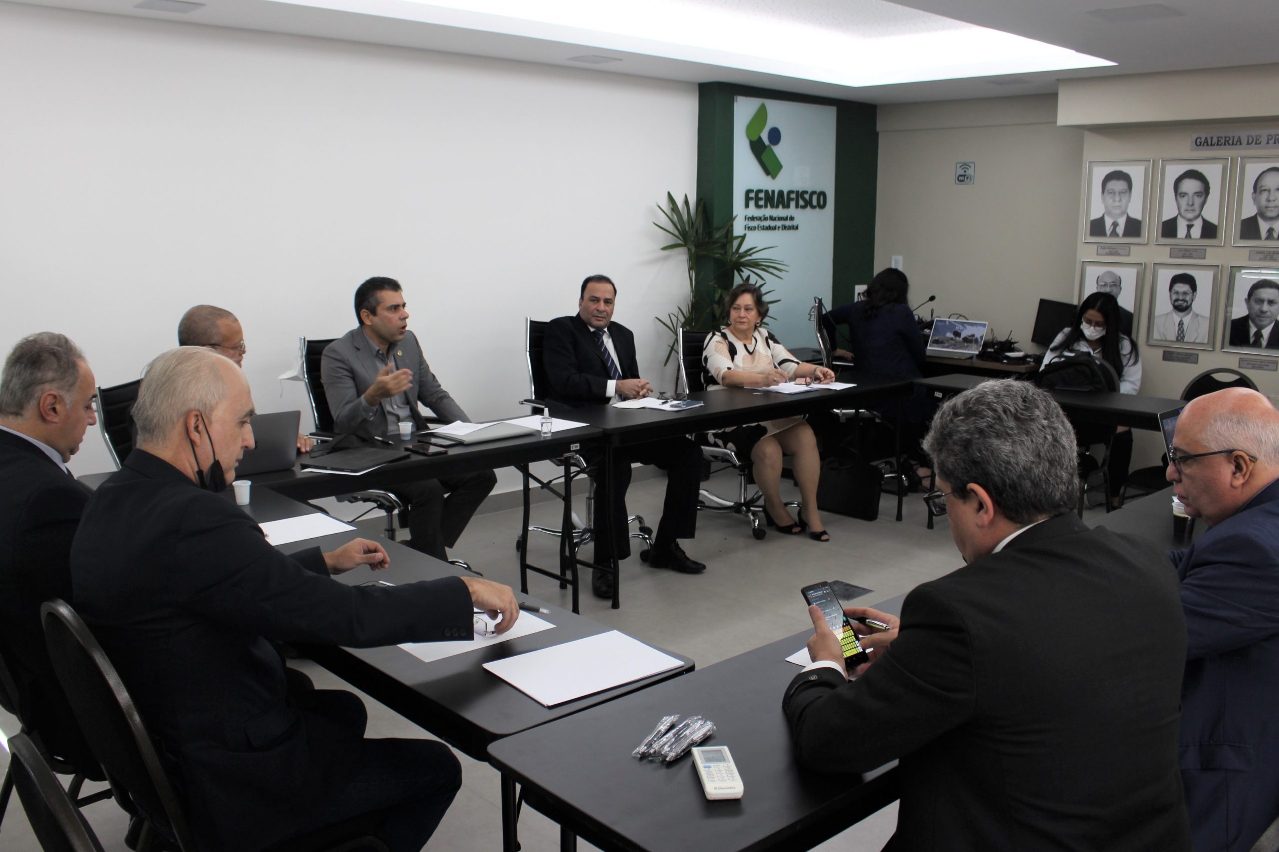 Entidades do fisco analisam substitutivo do PLP 17/22