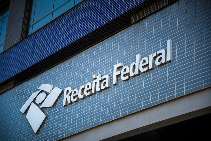 Receita Federal imagem comprada shutter