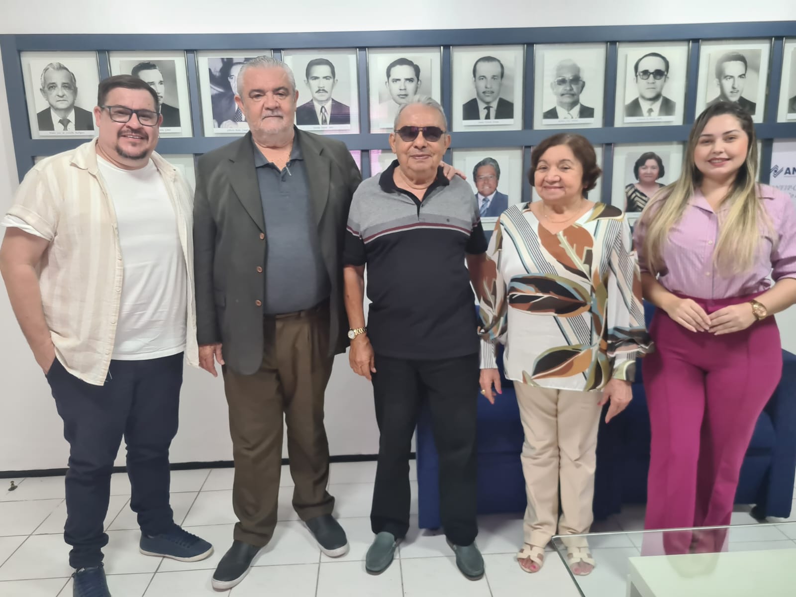 Comissão organizadora do XVIII Encontro Nacional recebe prestadores de serviço