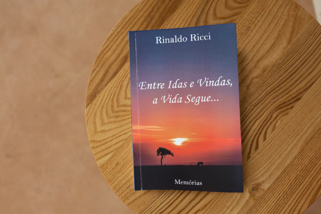 Associado da ANFIP lança livro de memórias